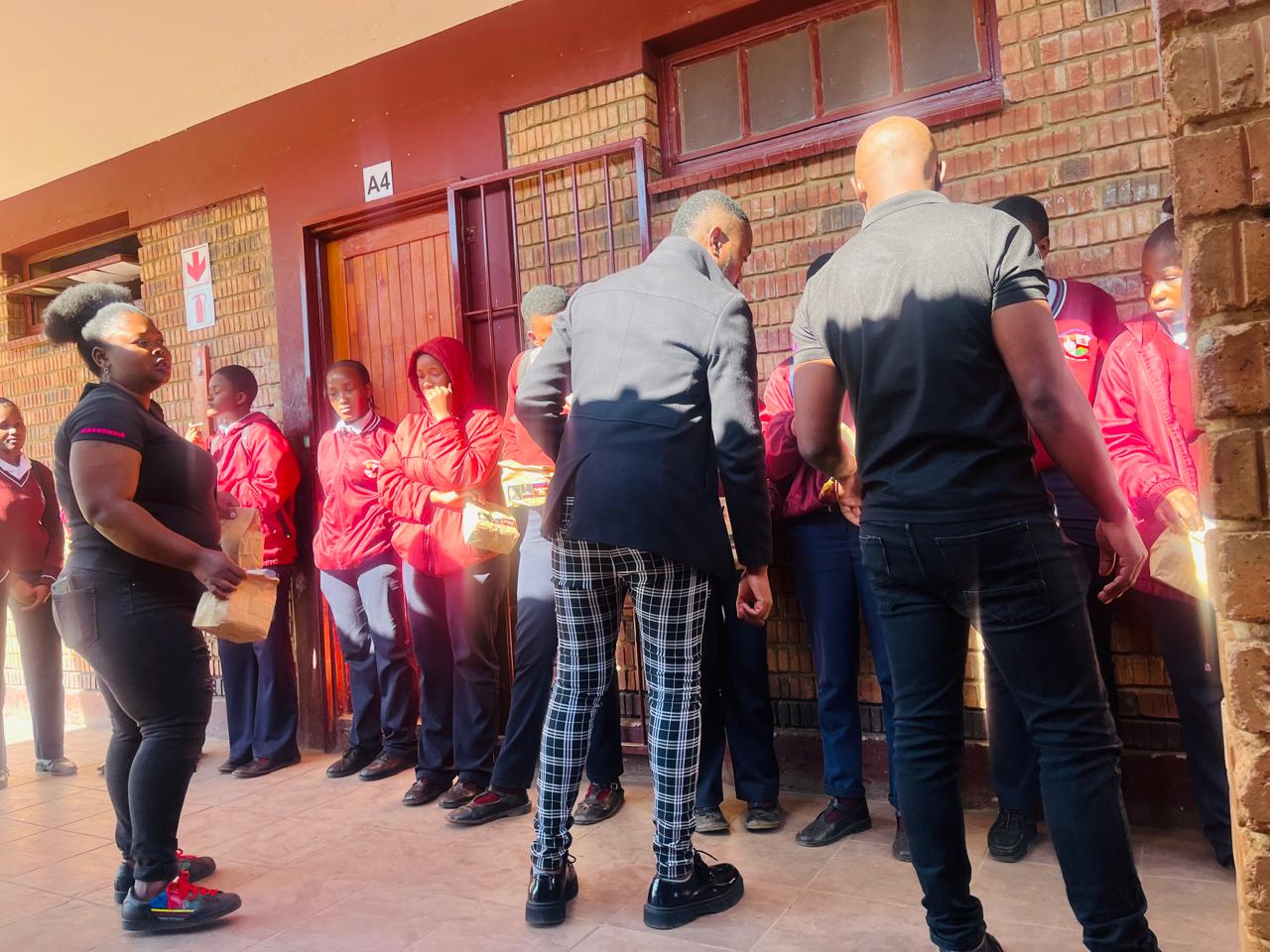 Food parcels handover